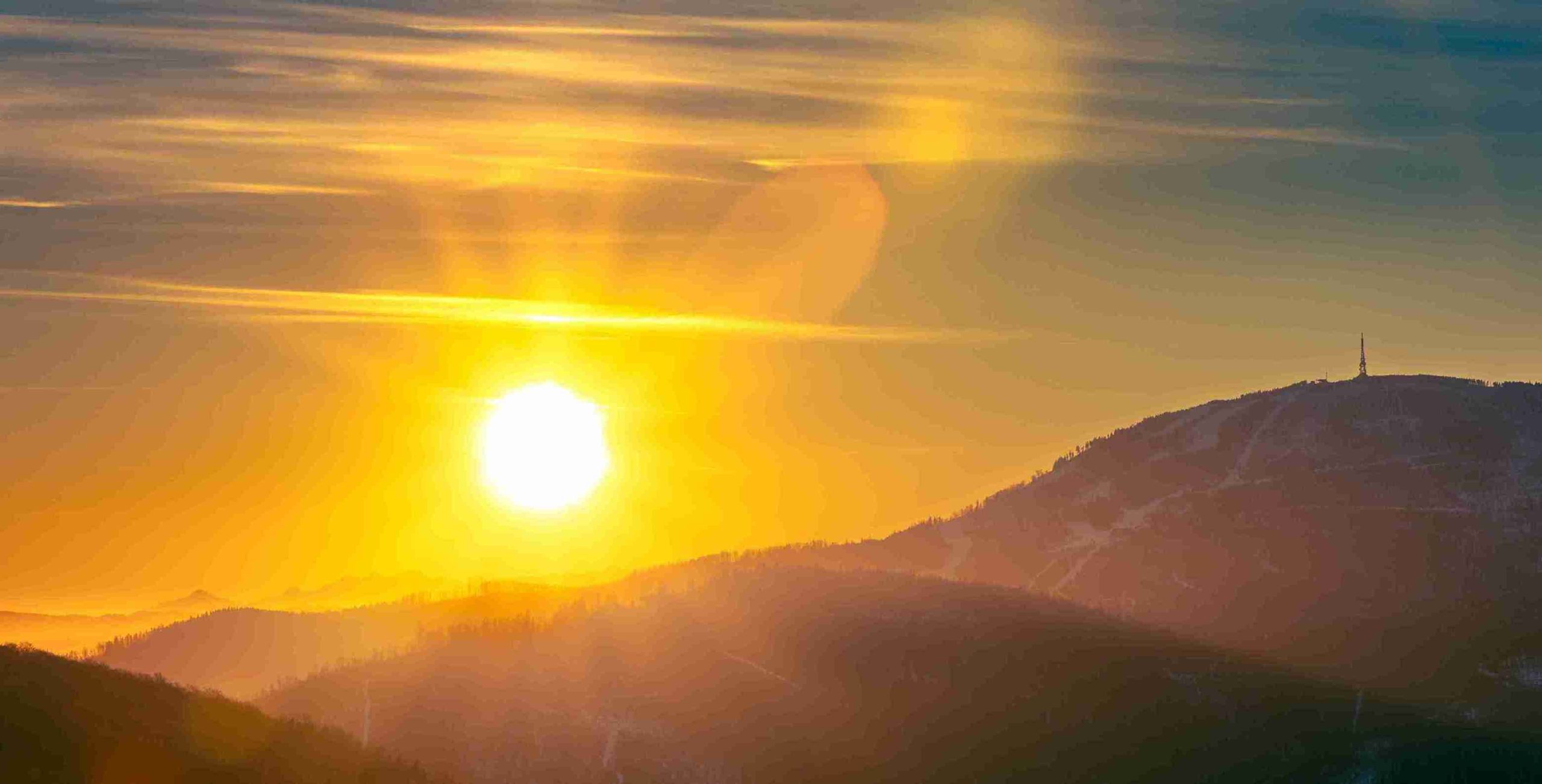 Sonne nach Haartransplantation: Welche Risiken bestehen und wie schützt du deine Kopfhaut richtig? Wichtige Tipps für eine sichere Heilung.