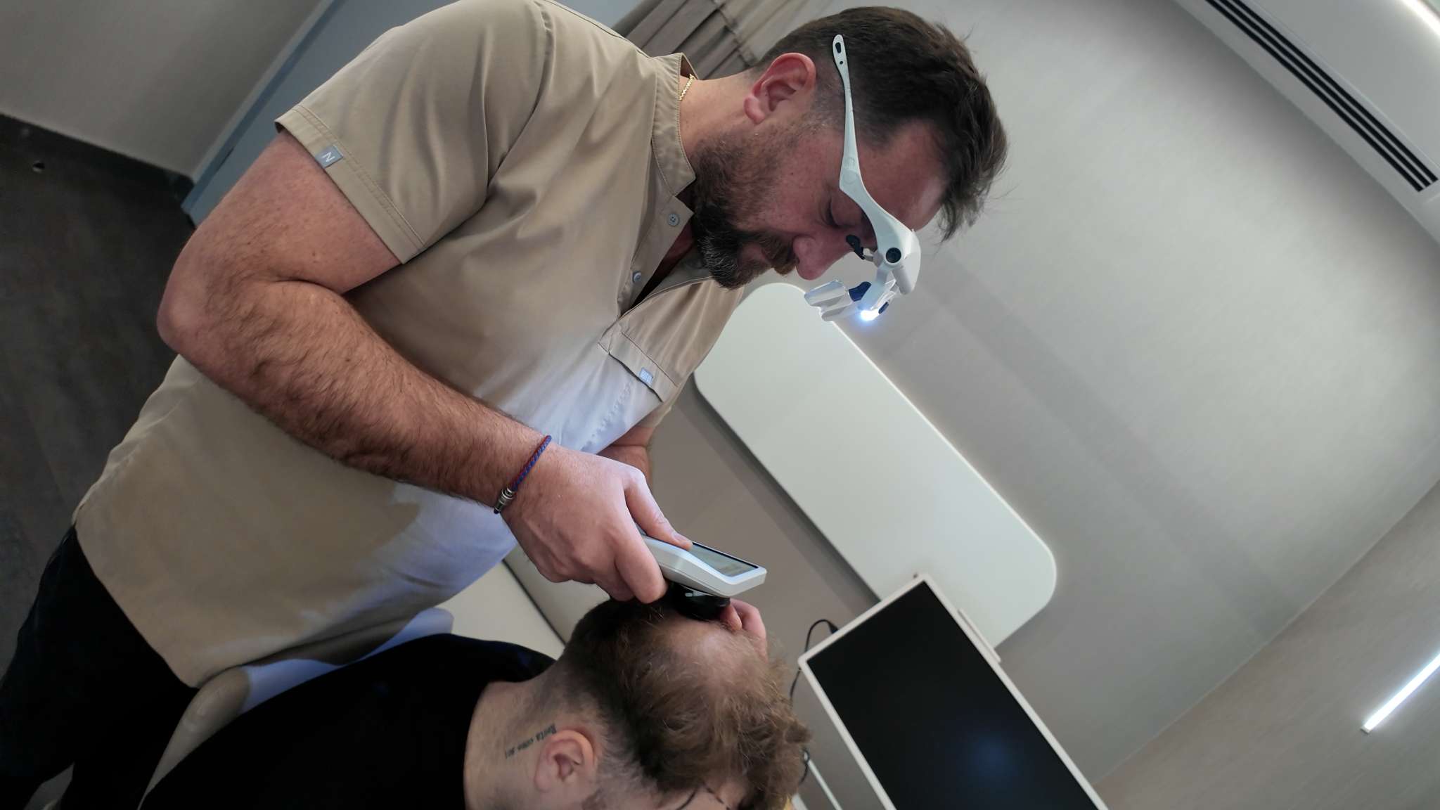 KI-gestützte Haaranalyse in der MedHair Clinic zur präzisen Diagnose von Haarausfall